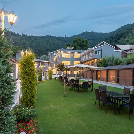 Hotel Grand Boulevard Durgjan Eksteriør bilde