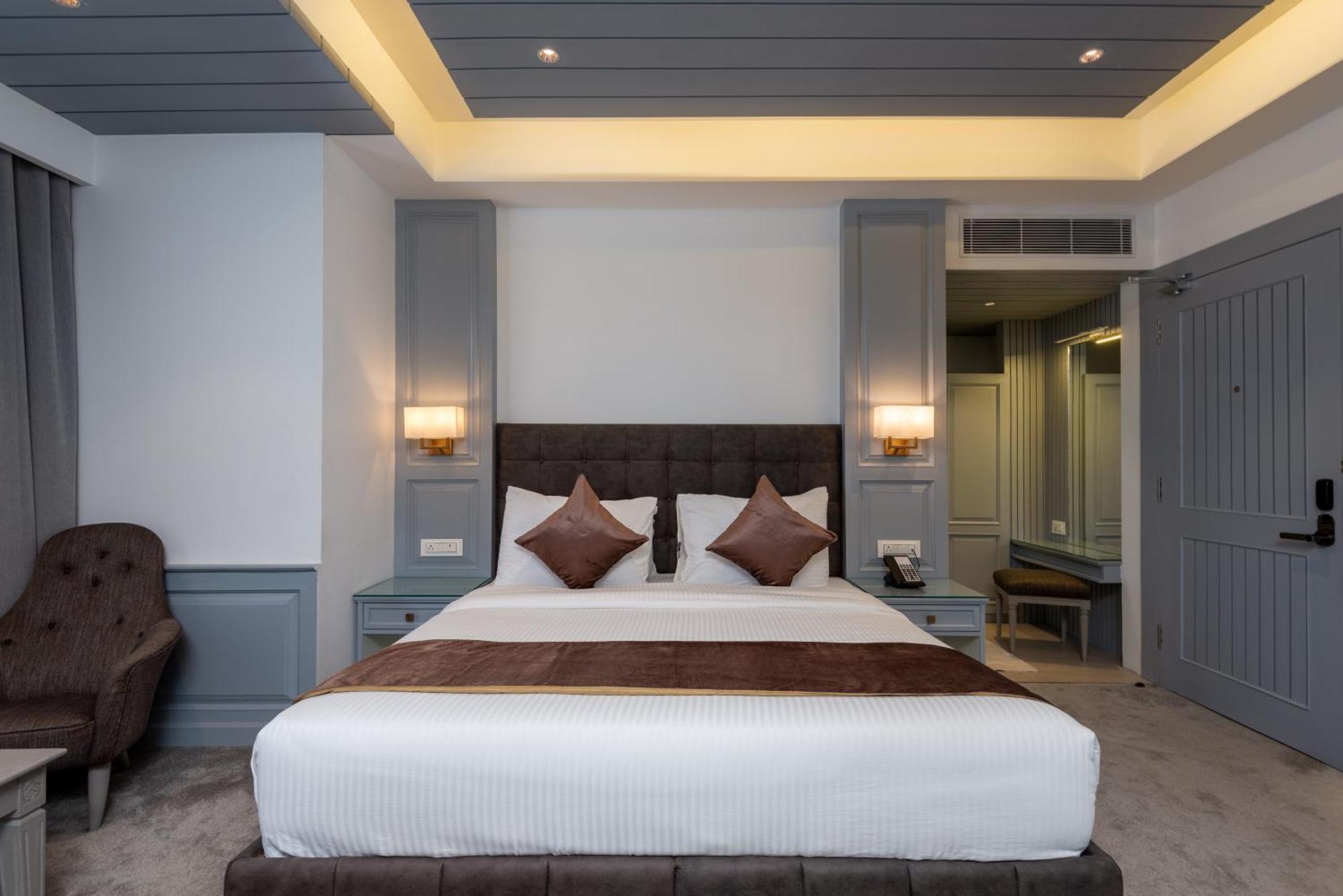Hotel Grand Boulevard Durgjan Eksteriør bilde